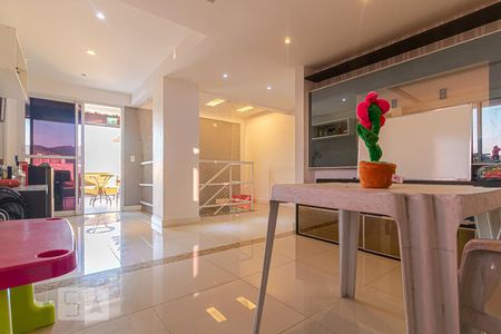 Apartamento à venda com 179m², 4 quartos e 1 vaga Apartamento à venda com 179m², 4 quartos e 1 vagaQuarto Extra Reversível