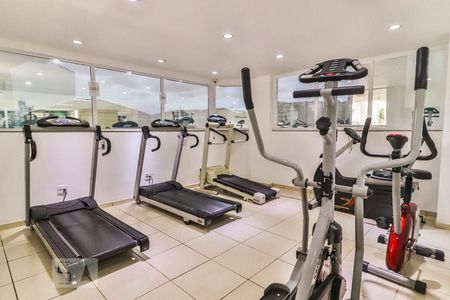 Apartamento à venda com 179m², 4 quartos e 1 vaga Apartamento à venda com 179m², 4 quartos e 1 vagaÁrea comum - Academia