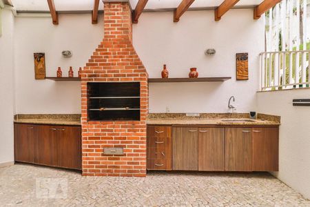 Apartamento à venda com 179m², 4 quartos e 1 vaga Apartamento à venda com 179m², 4 quartos e 1 vagaÁrea comum - Churrasqueira