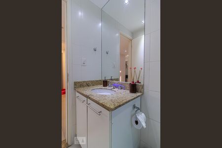 Apartamento à venda com 179m², 4 quartos e 1 vaga Apartamento à venda com 179m², 4 quartos e 1 vagaBanheiro Social 2