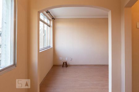 Apartamento para alugar com 100m², 2 quartos e 1 vagaSala