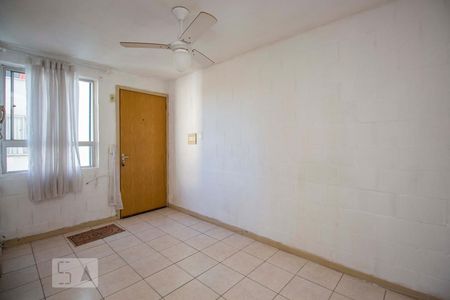 Sala  de apartamento para alugar com 2 quartos, 42m² em Rubem Berta, Porto Alegre