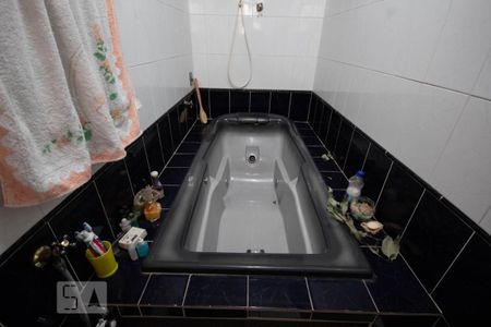 Casa à venda com 303m², 7 quartos e 4 vagas Casa à venda com 303m², 7 quartos e 4 vagasBanheiro da Suíte (Casa Principal)