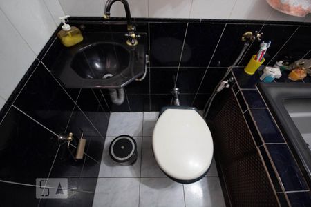 Casa à venda com 303m², 7 quartos e 4 vagas Casa à venda com 303m², 7 quartos e 4 vagasBanheiro da Suíte (Casa Principal)