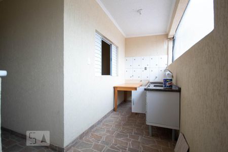 Casa à venda com 303m², 7 quartos e 4 vagas Casa à venda com 303m², 7 quartos e 4 vagasCozinha e Área de Serviço (Apto. 02)