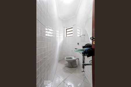 Lavabo de casa para alugar com 4 quartos, 150m² em Vila Irmaos Arnoni, São Paulo