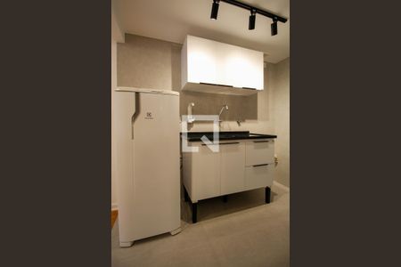 Cozinha de apartamento para alugar com 1 quarto, 28m² em Cerqueira César, São Paulo