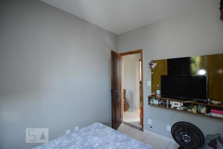 Quarto 1 de casa à venda com 1 quarto, 45m² em Irajá, Rio de Janeiro