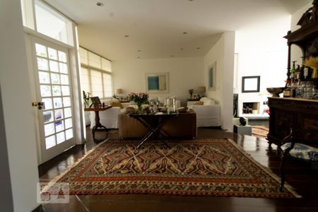 Sala de casa de condomínio à venda com 5 quartos, 540m² em Alphaville, Santana de Parnaíba