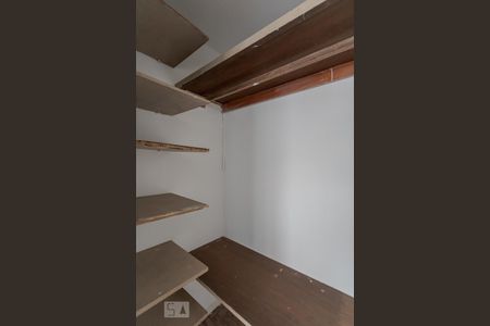 Closet do Quarto de apartamento para alugar com 1 quarto, 48m² em Vila Jardim, Porto Alegre