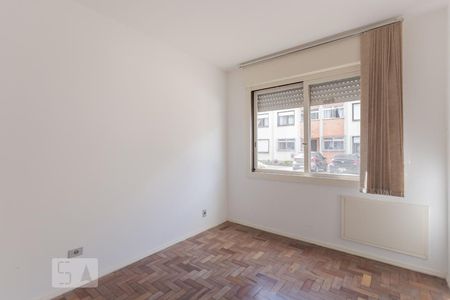 Quarto de apartamento para alugar com 1 quarto, 48m² em Vila Jardim, Porto Alegre