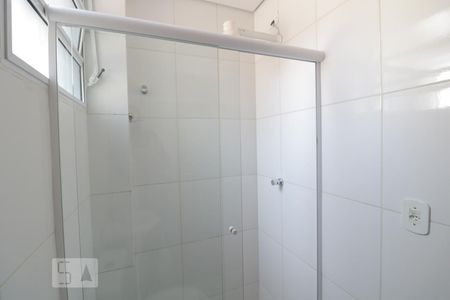 Banheiro de apartamento para alugar com 1 quarto, 46m² em Jardim Brasília (zona Norte), São Paulo