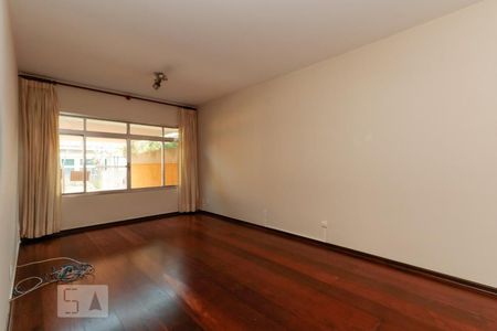 Sala de casa à venda com 6 quartos, 230m² em Vila Madalena, São Paulo