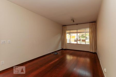 Sala de casa à venda com 6 quartos, 230m² em Vila Madalena, São Paulo