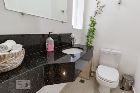 Lavabo de casa à venda com 3 quartos, 220m² em Campo Belo, São Paulo