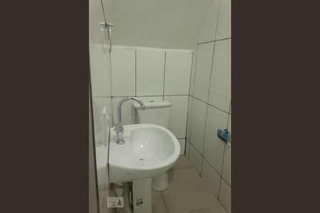 Banheiro de casa para alugar com 1 quarto, 35m² em Jardim Mangalot, São Paulo