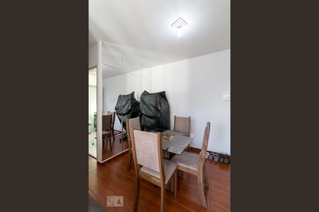 Sala de apartamento para alugar com 2 quartos, 50m² em Jardim Flor da Montanha, Guarulhos