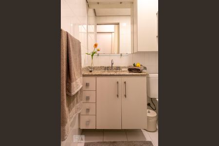 Casa para alugar com 78m², 2 quartos e 1 vaga Casa para alugar com 78m², 2 quartos e 1 vagaBanheiro