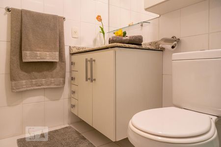 Casa para alugar com 78m², 2 quartos e 1 vaga Casa para alugar com 78m², 2 quartos e 1 vagaBanheiro