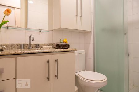 Casa para alugar com 78m², 2 quartos e 1 vaga Casa para alugar com 78m², 2 quartos e 1 vagaBanheiro