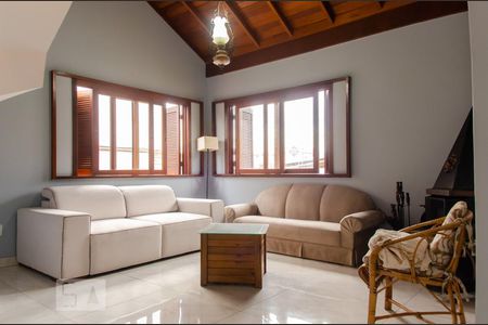 Sala de casa à venda com 4 quartos, 320m² em São José, Canoas