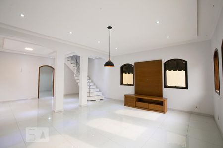 Sala de casa para alugar com 5 quartos, 332m² em Itaquera, São Paulo