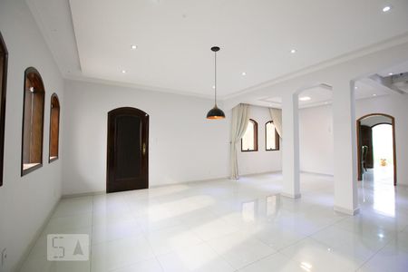 Sala de casa para alugar com 5 quartos, 332m² em Itaquera, São Paulo