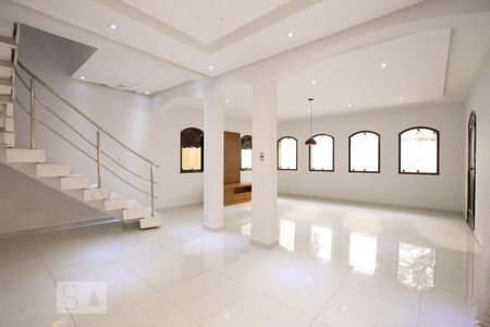 Sala de casa para alugar com 5 quartos, 332m² em Itaquera, São Paulo