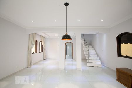 Sala de casa para alugar com 5 quartos, 332m² em Itaquera, São Paulo