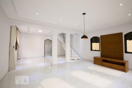 Sala de casa para alugar com 5 quartos, 332m² em Itaquera, São Paulo