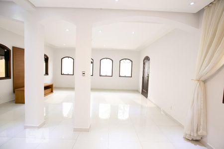 Sala de casa para alugar com 5 quartos, 332m² em Itaquera, São Paulo