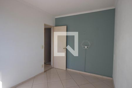 Quarto 1 de apartamento para alugar com 2 quartos, 62m² em Vila Carmosina, São Paulo