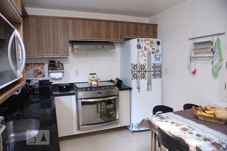 Cozinha de casa de condomínio à venda com 3 quartos, 190m² em Nonoai, Porto Alegre