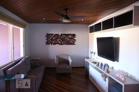 Sala de casa de condomínio à venda com 3 quartos, 190m² em Nonoai, Porto Alegre