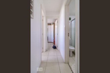 Corredor de apartamento à venda com 2 quartos, 60m² em Bonsucesso, Rio de Janeiro