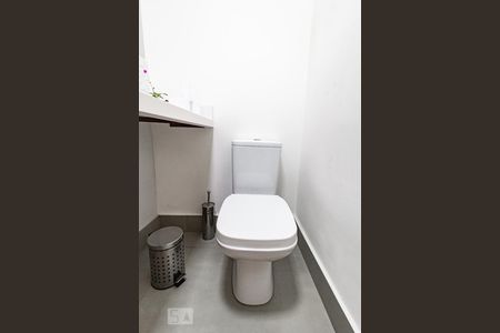 Lavabo de casa para alugar com 3 quartos, 136m² em Jardim Aeroporto, São Paulo