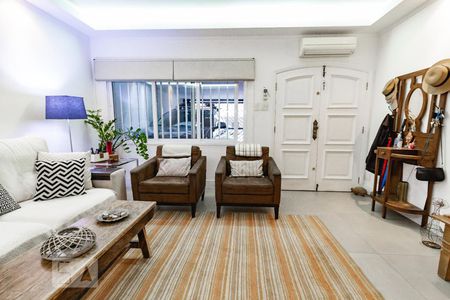 Sala de casa para alugar com 3 quartos, 136m² em Jardim Aeroporto, São Paulo