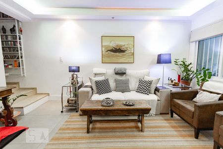 Sala de casa para alugar com 3 quartos, 136m² em Jardim Aeroporto, São Paulo