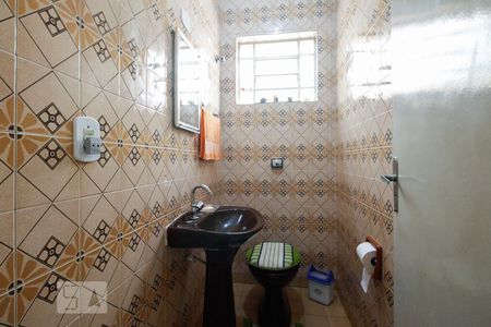 Lavabo  de casa à venda com 3 quartos, 135m² em Vila Invernada, São Paulo