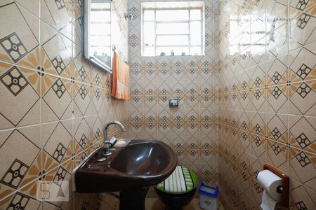 Lavabo  de casa à venda com 3 quartos, 135m² em Vila Invernada, São Paulo