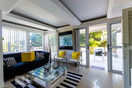 Sala de casa à venda com 3 quartos, 250m² em Cantagalo, Niterói