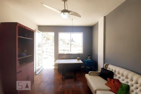 Apartamento à venda com 65m², 2 quartos e 1 vagaSala