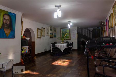 Sala 1 de casa para alugar com 4 quartos, 415m² em Chácara Monte Alegre, São Paulo