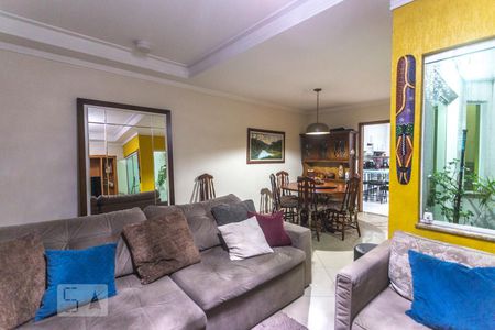 Sala de estar de casa à venda com 3 quartos, 200m² em Anchieta, São Bernardo do Campo