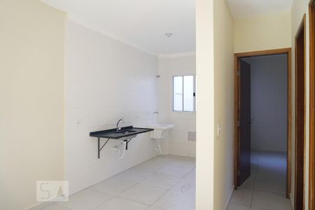 Sala/Cozinha de apartamento para alugar com 2 quartos, 42m² em Cidade Antônio Estevão de Carvalho, São Paulo