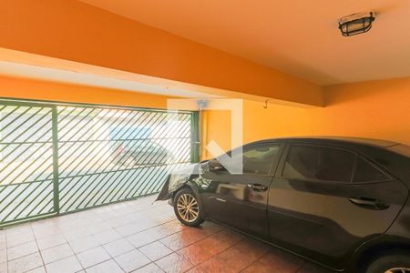 Casa à venda com 250m², 4 quartos e 2 vagas Casa à venda com 250m², 4 quartos e 2 vagasGaragem