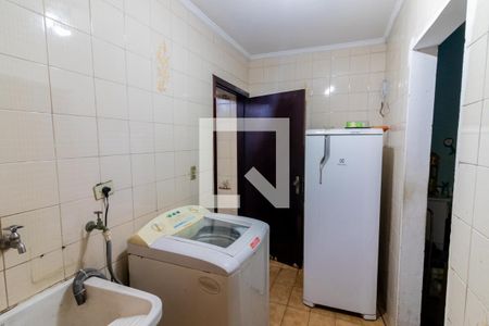 Casa à venda com 250m², 4 quartos e 2 vagas Casa à venda com 250m², 4 quartos e 2 vagasLavanderia