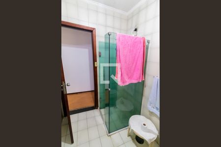 Casa à venda com 250m², 4 quartos e 2 vagas Casa à venda com 250m², 4 quartos e 2 vagasBanheiro