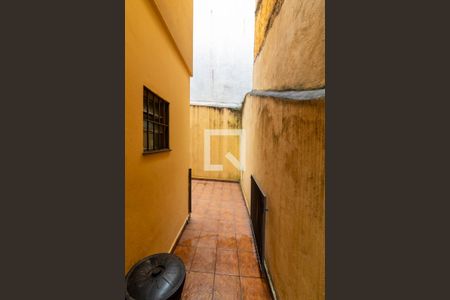 Casa à venda com 250m², 4 quartos e 2 vagas Casa à venda com 250m², 4 quartos e 2 vagasCorredor