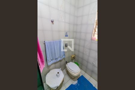 Casa à venda com 250m², 4 quartos e 2 vagas Casa à venda com 250m², 4 quartos e 2 vagasBanheiro